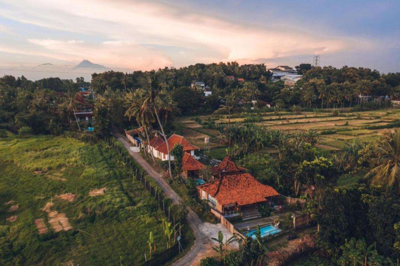 Villa Nextdoor Nature Bantul Buitenkant foto
