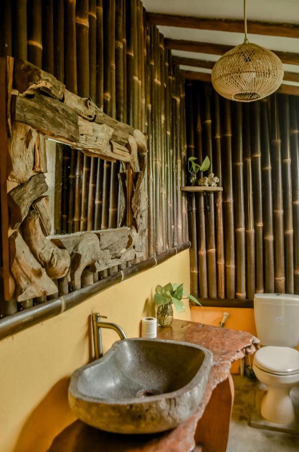 Villa Nextdoor Nature Bantul Buitenkant foto