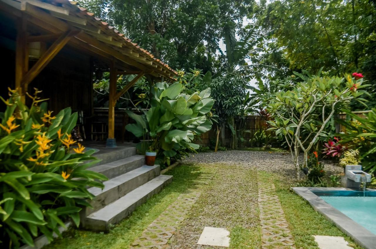 Villa Nextdoor Nature Bantul Buitenkant foto