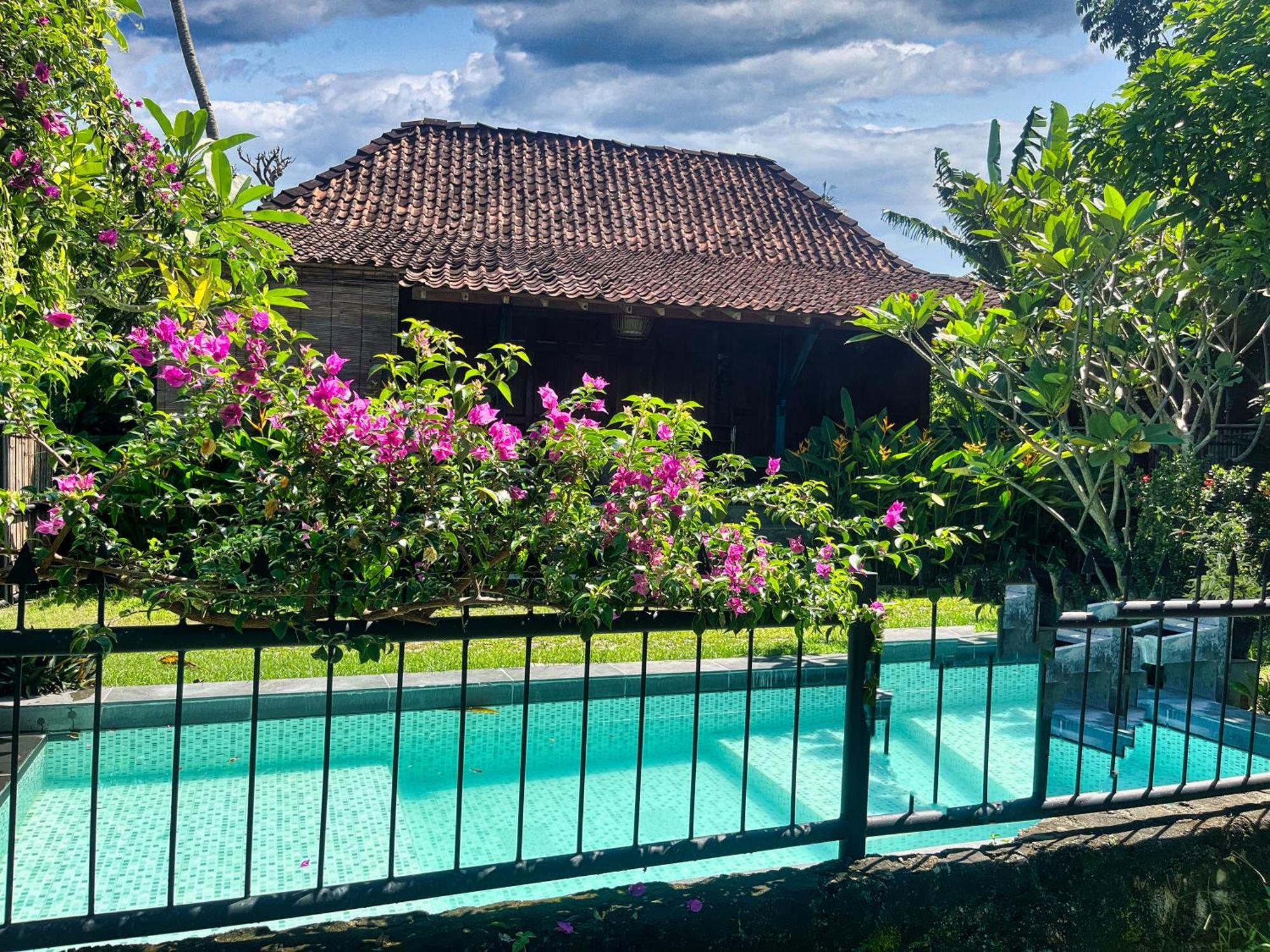 Villa Nextdoor Nature Bantul Buitenkant foto